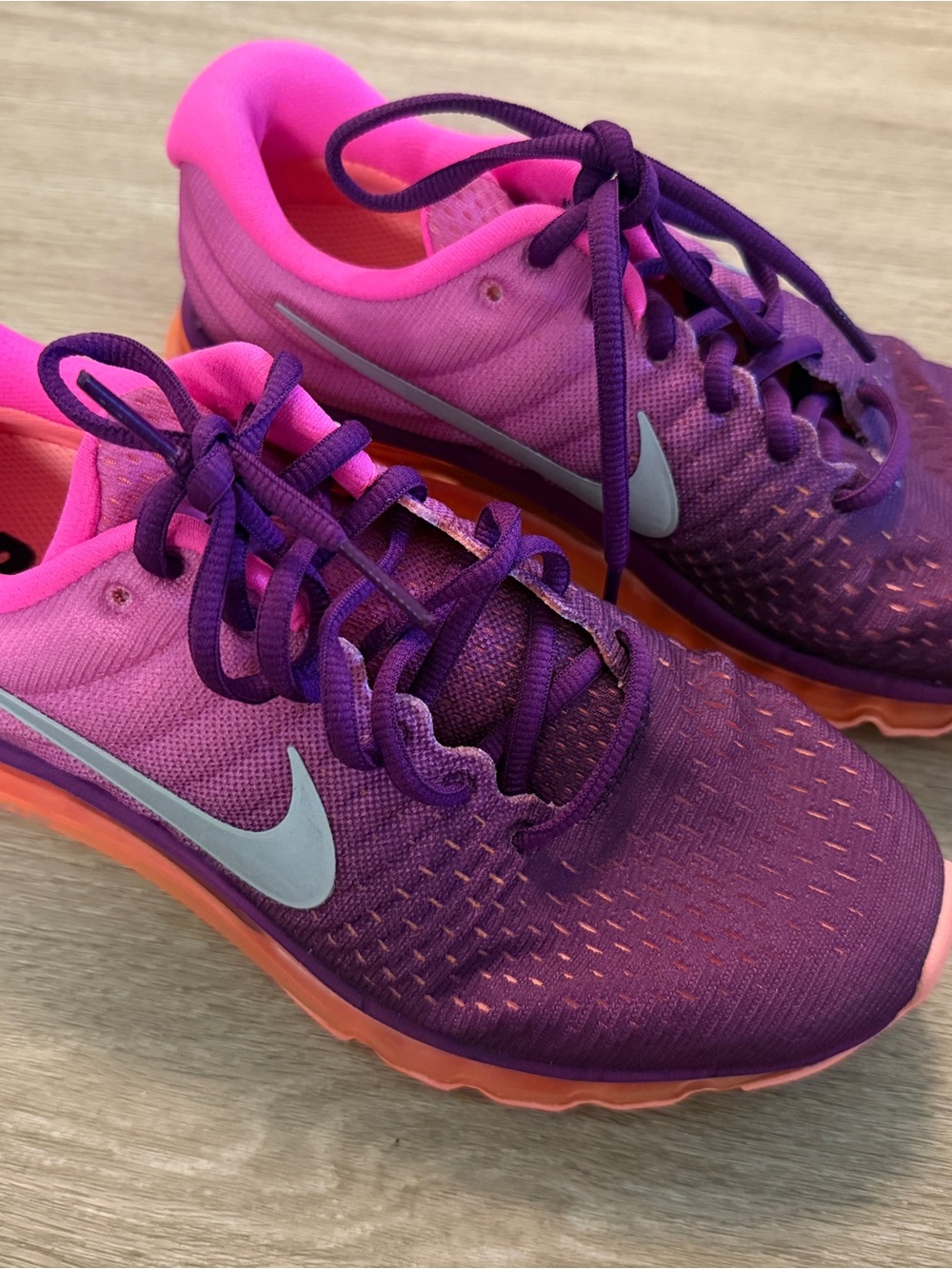 Brand New Nike Air Max 2017 Running Shoes size 7